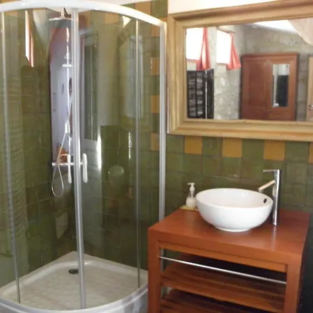 Air De Vacances לינה וארוחת בוקר Pézenas